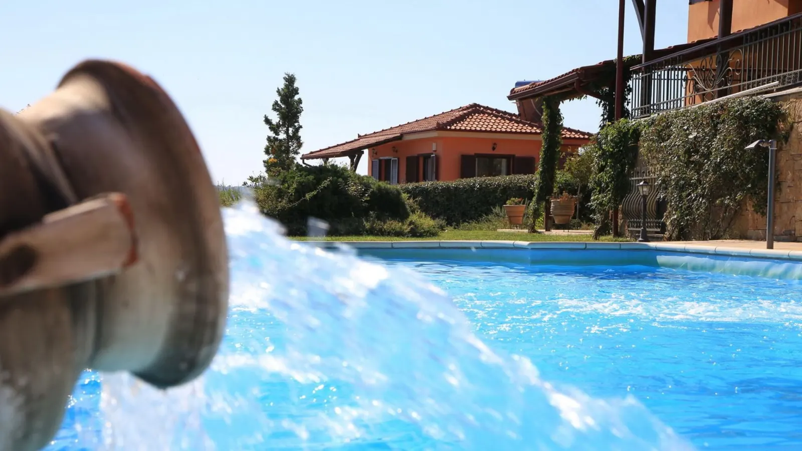 Amazing View by the Pool (4 Bedroom)