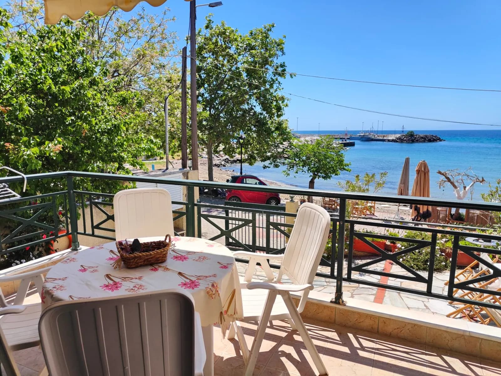Electra’s Beach Front Apartment