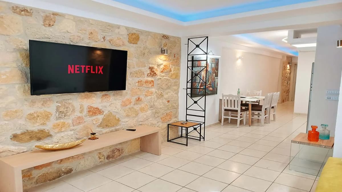 Elisa Luxury Suite in Nea Flogita