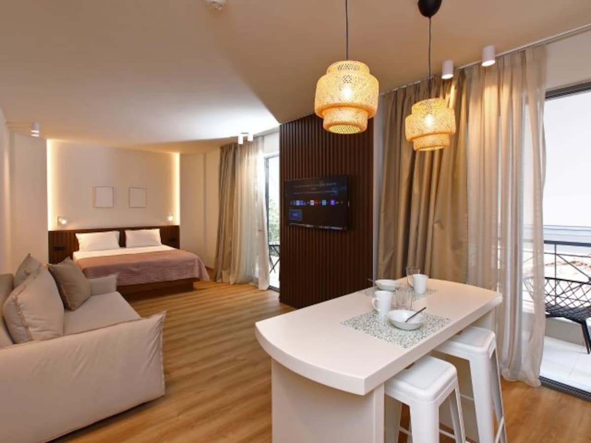 Local Suite 1 - Nea Moudania Halkidiki