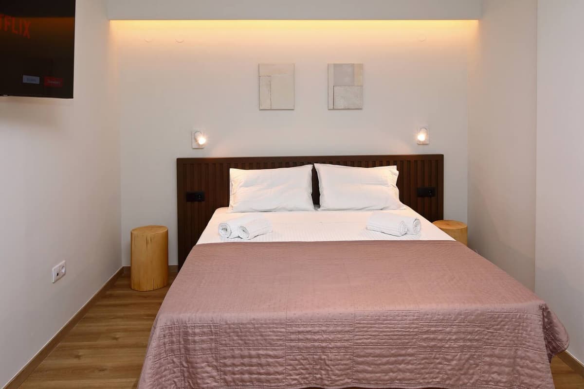 Local Suite 5