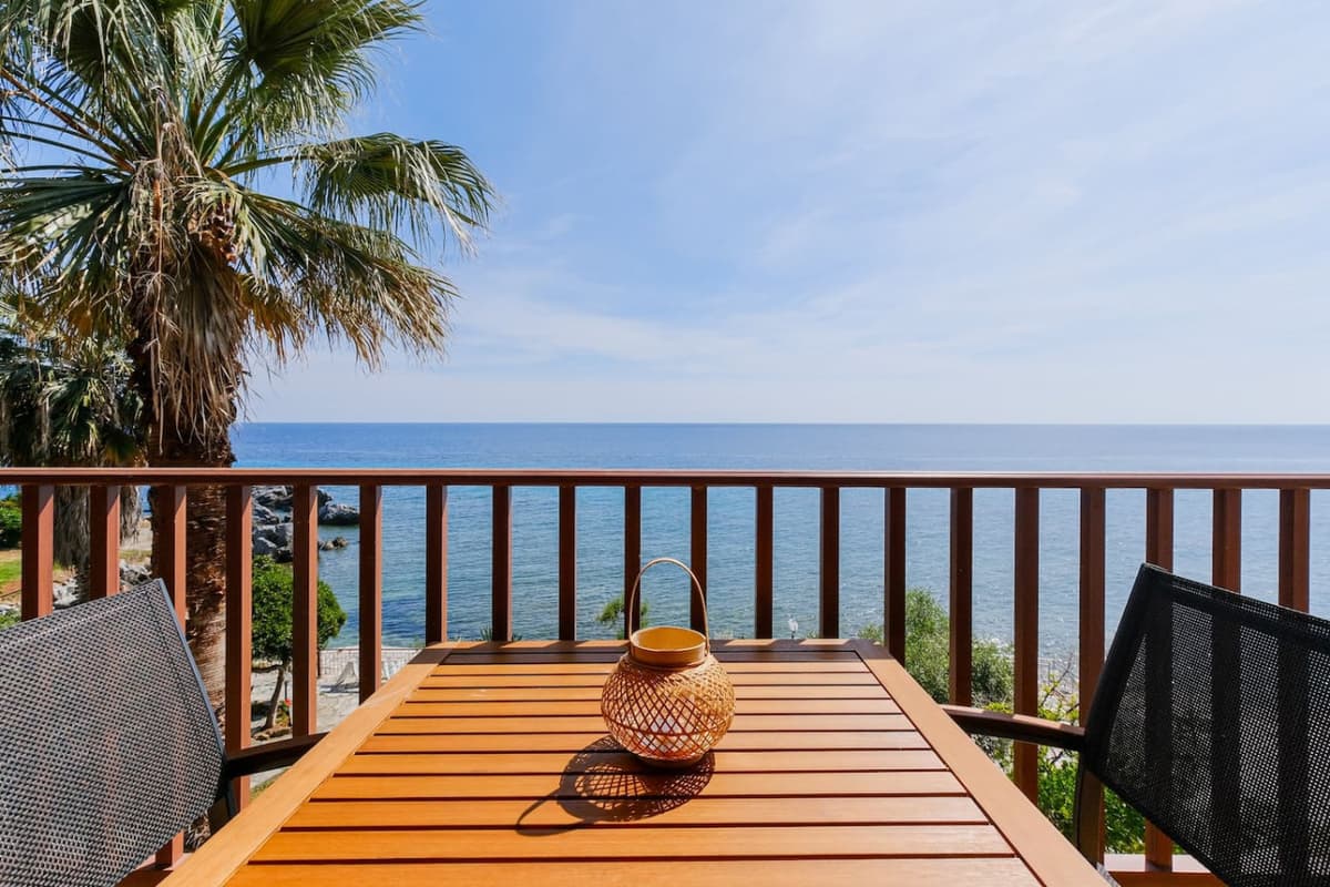 Amfitriti Seafront Apartment 6 - Loutra Halkidiki