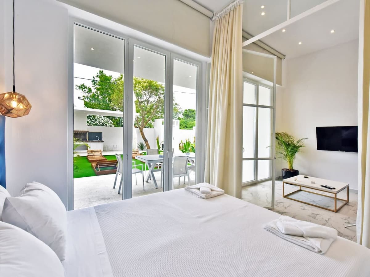 4 Elemental Living Suites - Fire Nea Moudania