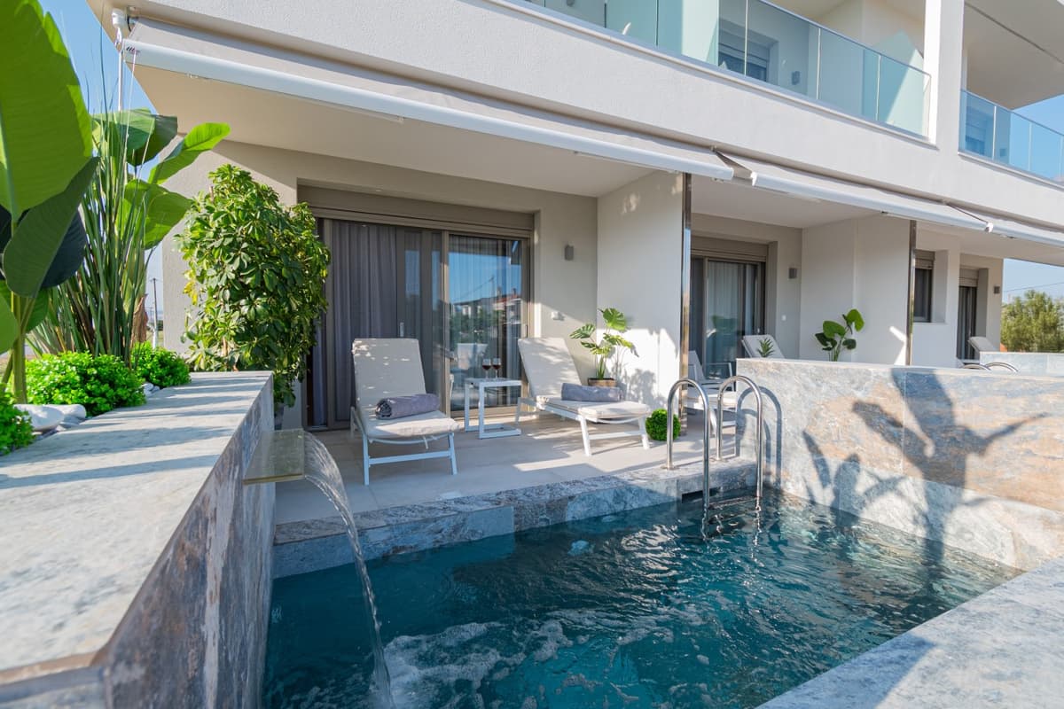 Aria Prive Pool Villa Right - Portaria Beach